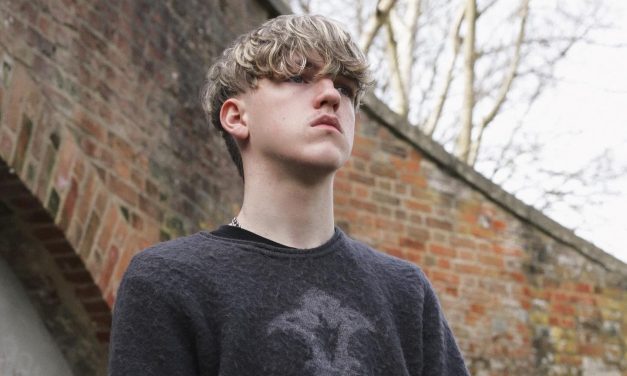 Introducing Izaak Thomas: Rock and Metal Solo Artist from the UK